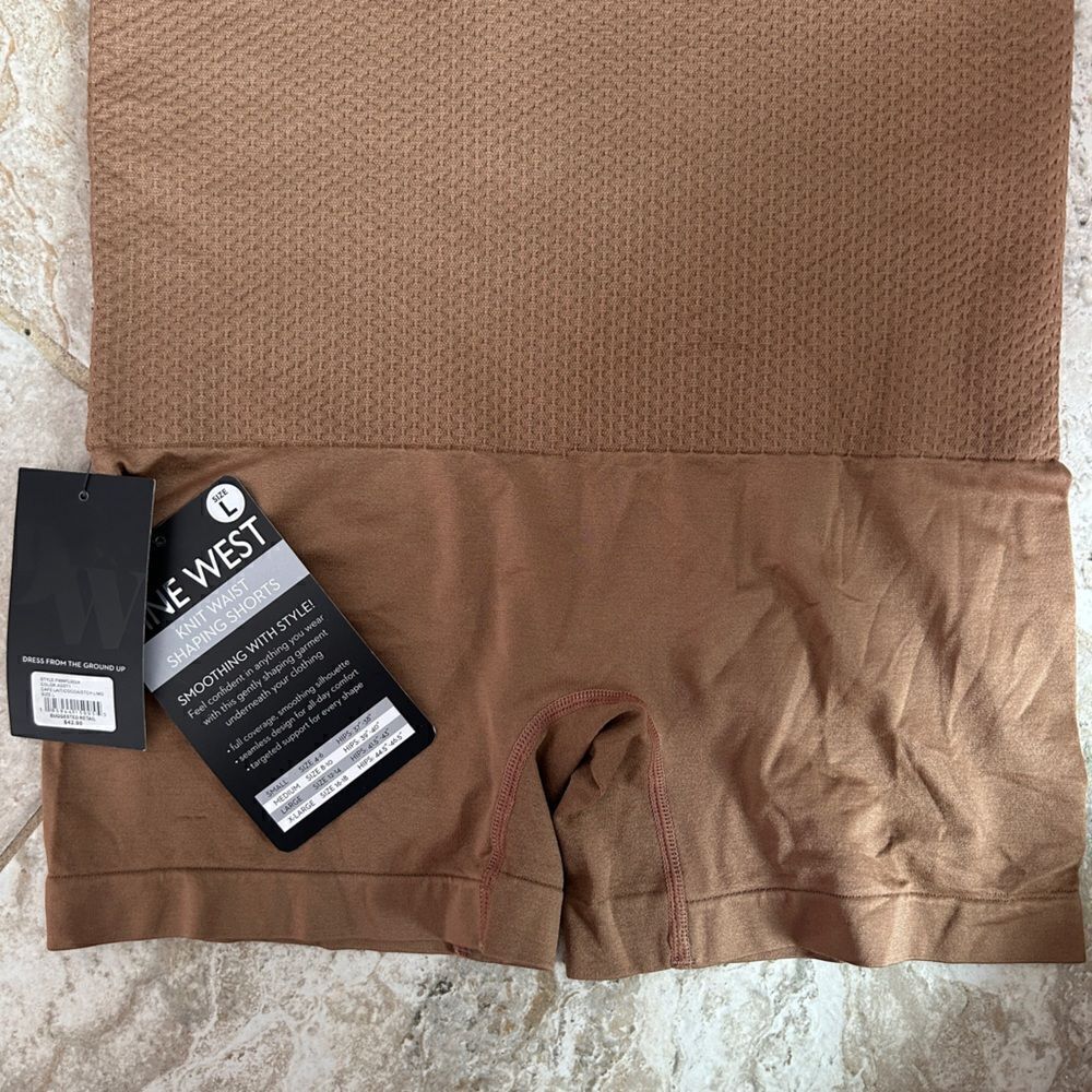 NWT NINE WEST knit waist shaping shorts